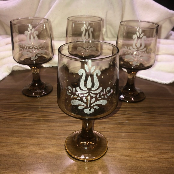 Pfaltzgraff Other - Pfaltzgraff VILLAGE Set of 4-5 1/8" Wine Glass Goblets Brown Etched Stemware